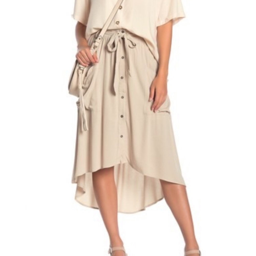 Lush button up high low skirt